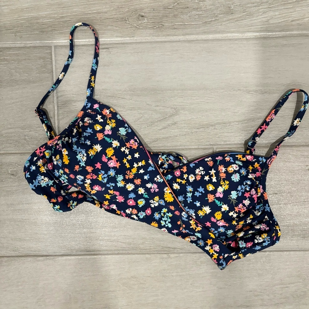 Vera Bradley Reversible Bikini top - floral‎ and stripes size Small/VS bottoms M - Picture 9 of 14